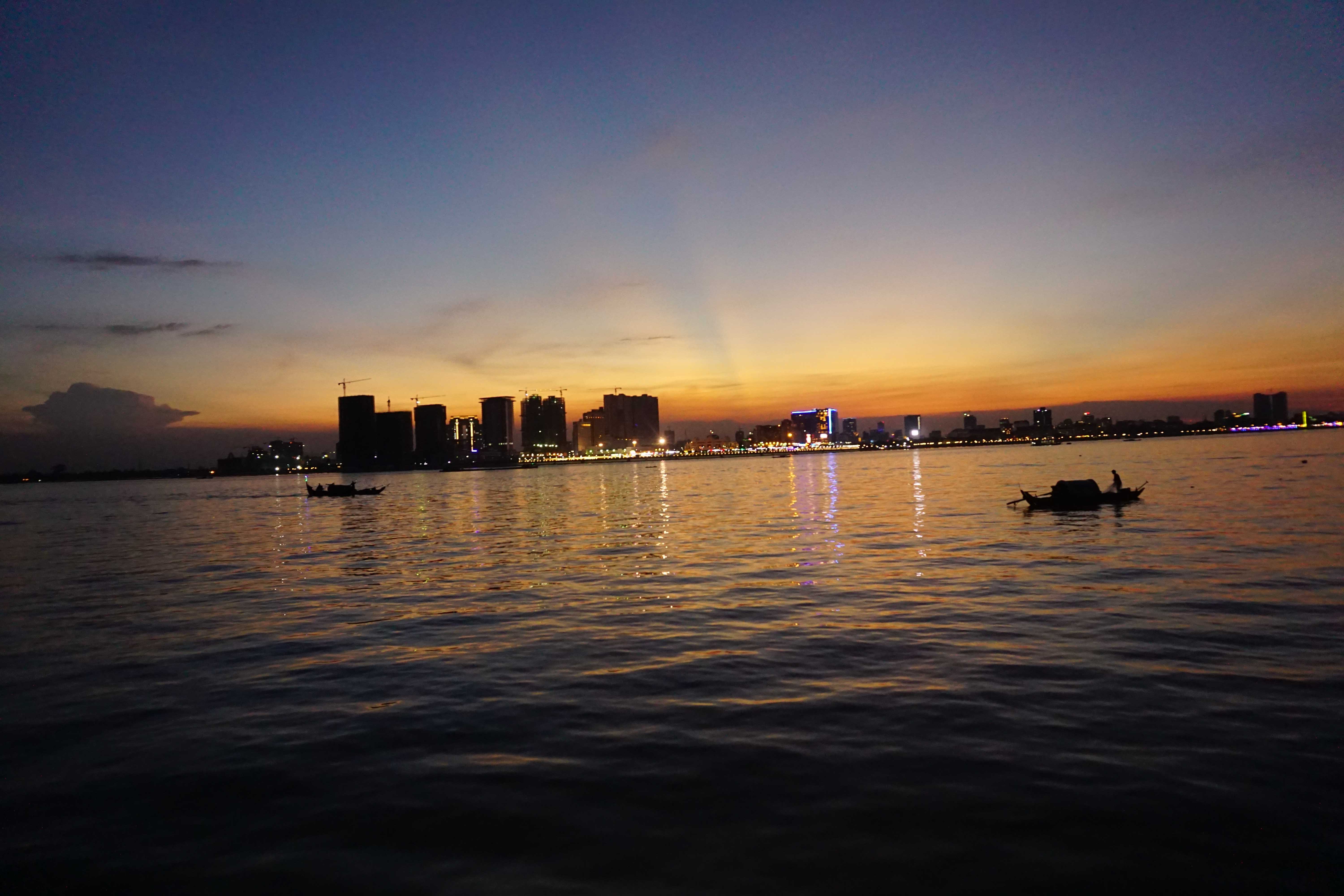 countryhorizons_cambodia_nightcityskylinewithsunset