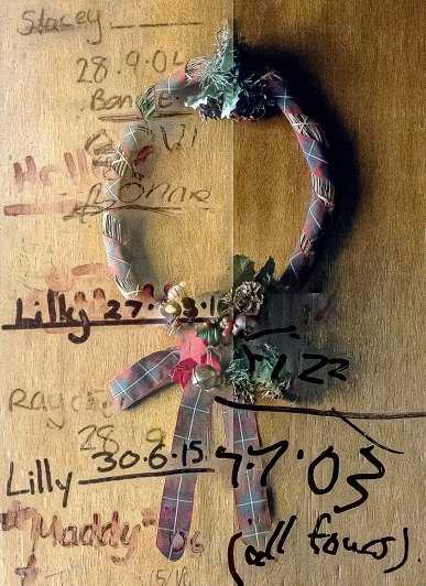 countryhorizons_mumsheightwallcombinedwithwreath