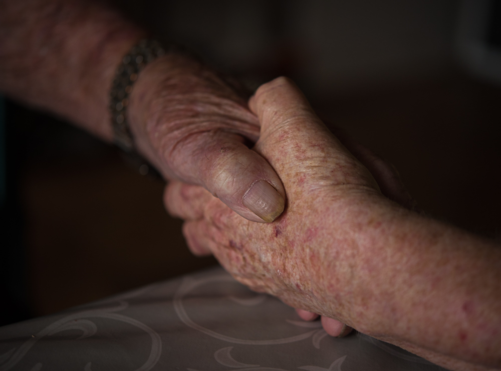 60weddinganniversary_hands1